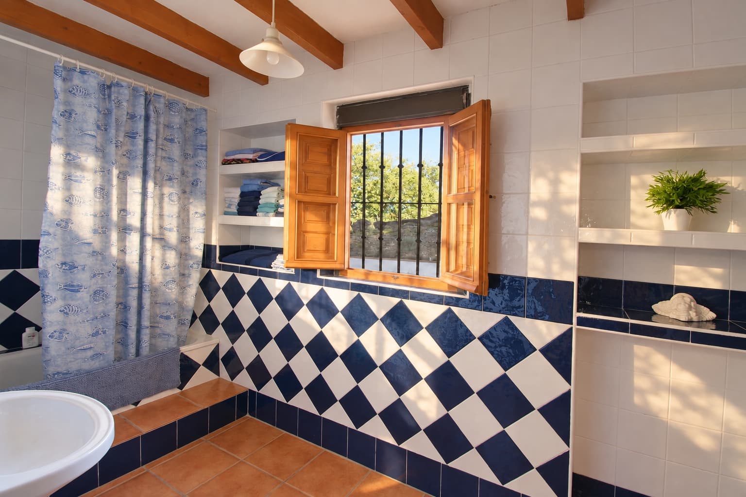 The second bathroom, with a bathtub.